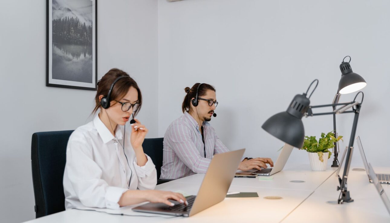 call center agents working